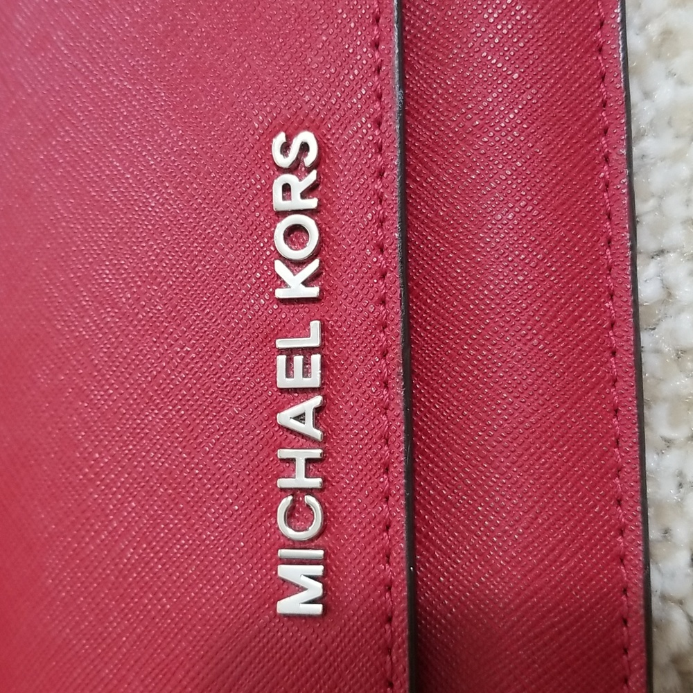 ⛔SOLD⛔NWOT MK jet set wallet in red color! - Picture 3 of 10